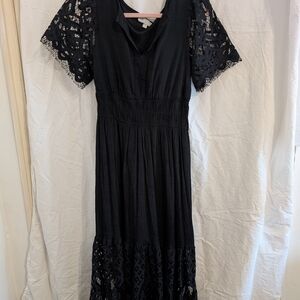 Chic Black Lace Maxi Dress